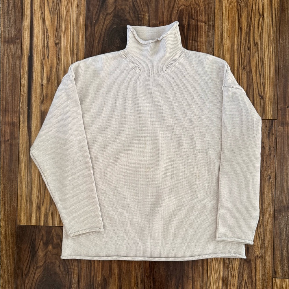 Aritzia / Babaton 100% Marino wool sweater.